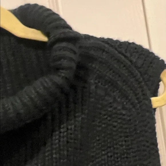 Trouve’ Black Knit Sleeveless Tunic Top - Picture 3 of 7